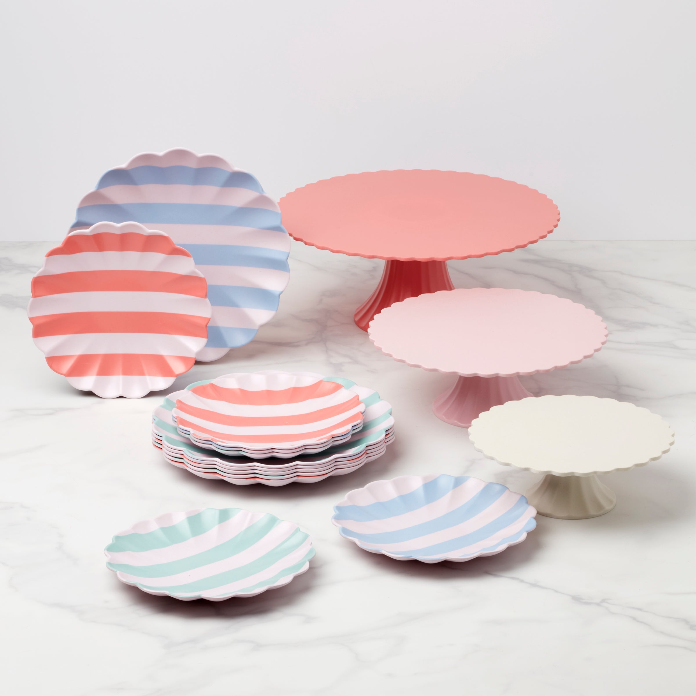 Large Reusable Bamboo Cake Stand. Pink - Image 4