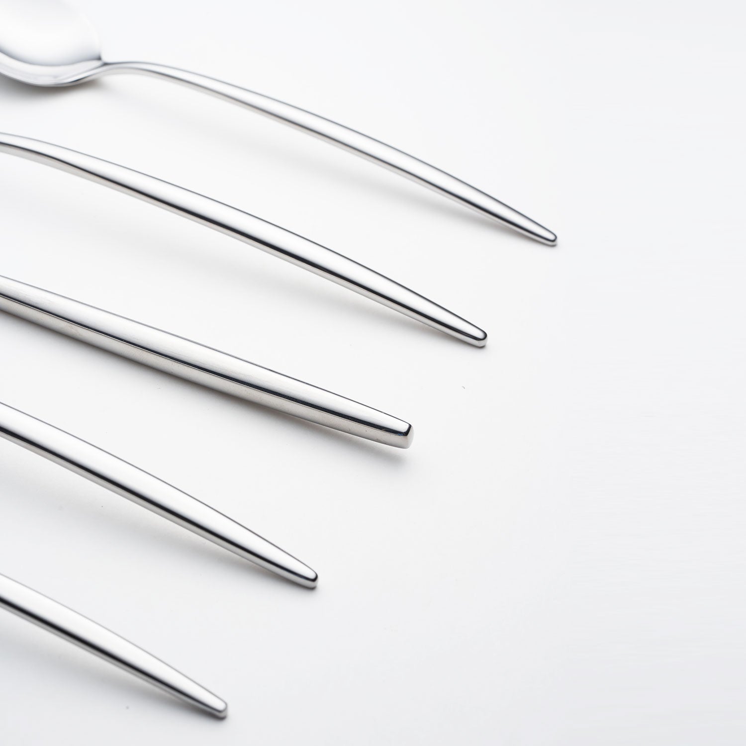 Gaze Mirror 20 Piece Flatware Set - Image 4
