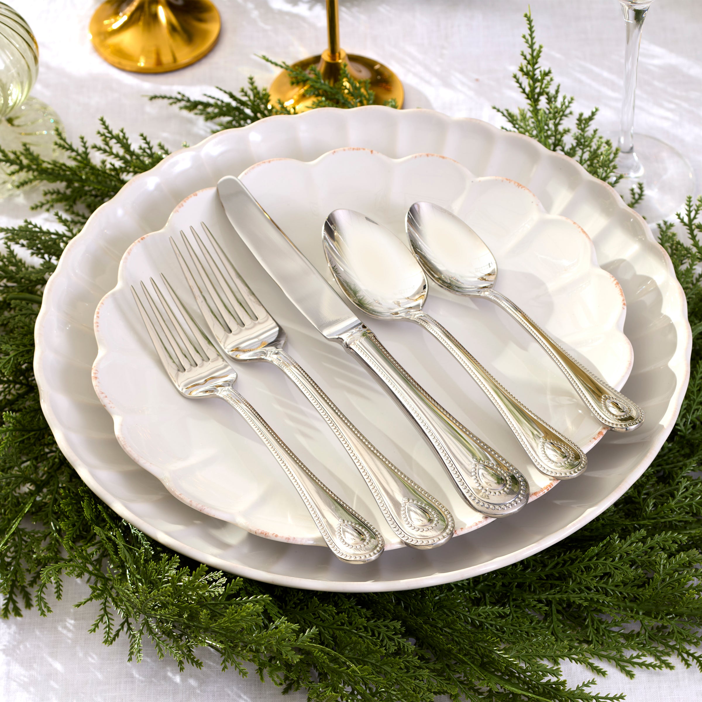 French Perle Scallop Accent Plates - Set of 4 - Image 4
