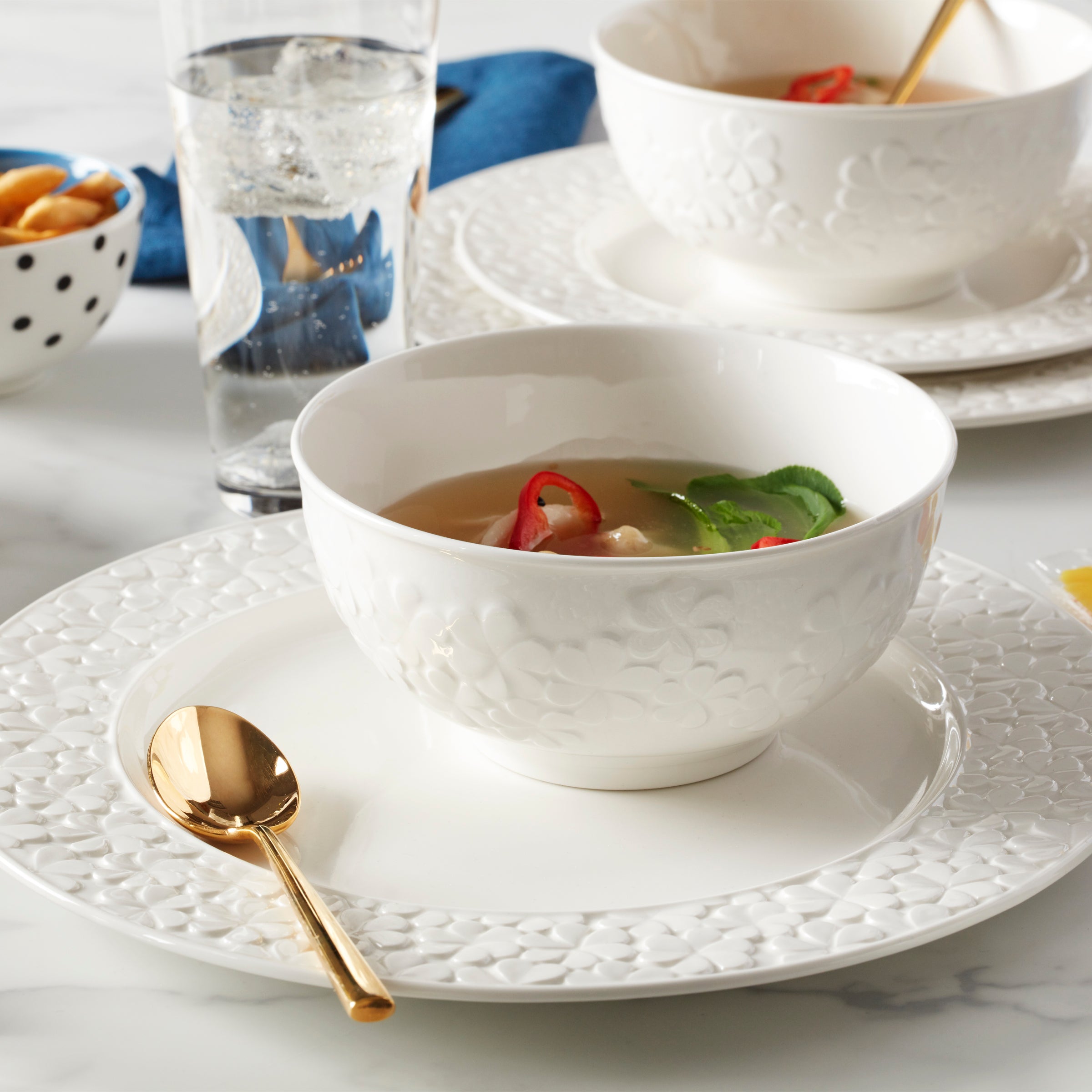 Malmo Gold 5 Piece Place Setting - Image 3