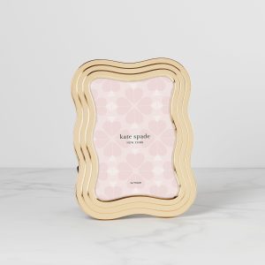 South Street 5 x 7 Gold Wavy Frame