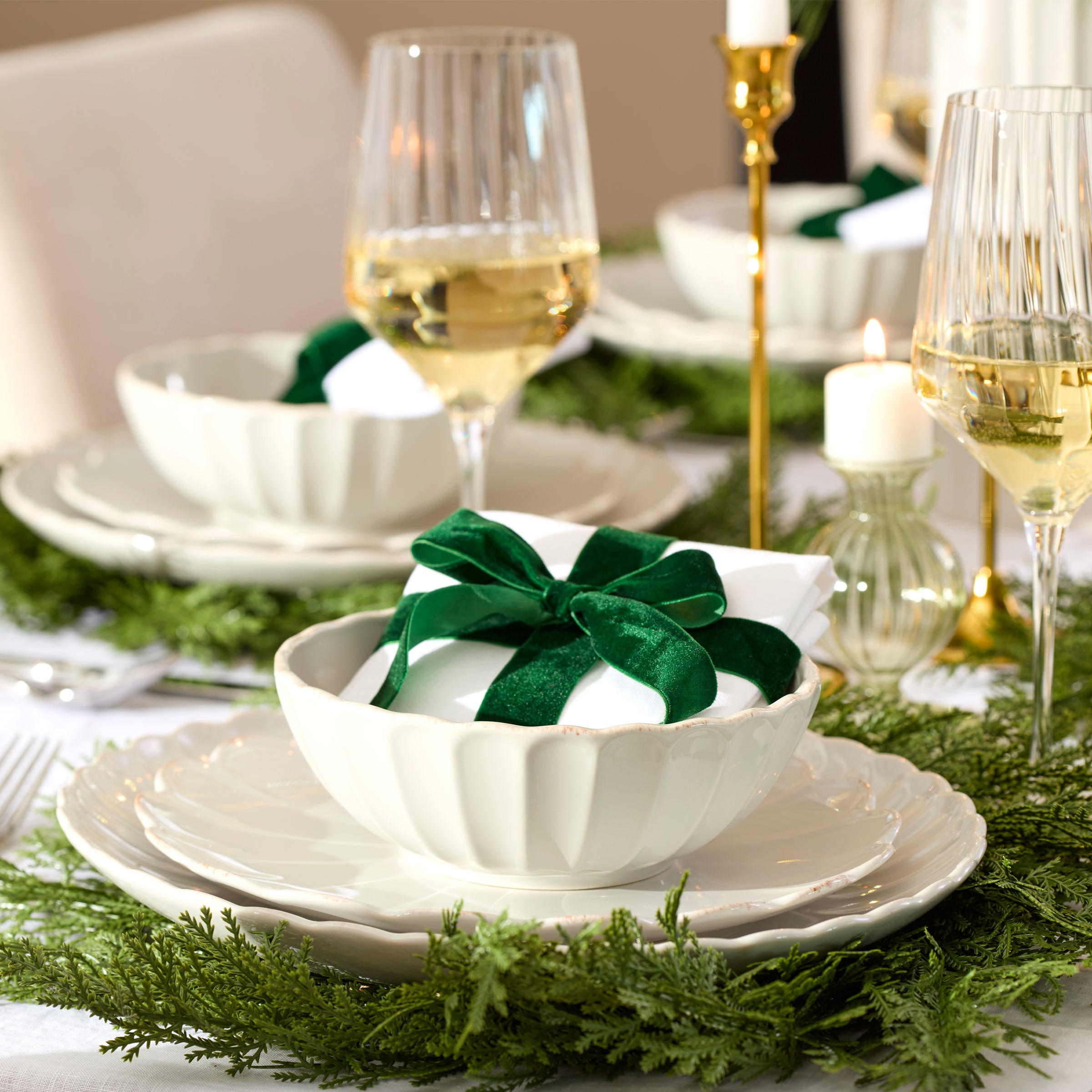 French Perle Scallop Accent Plates - Set of 4 - Image 3