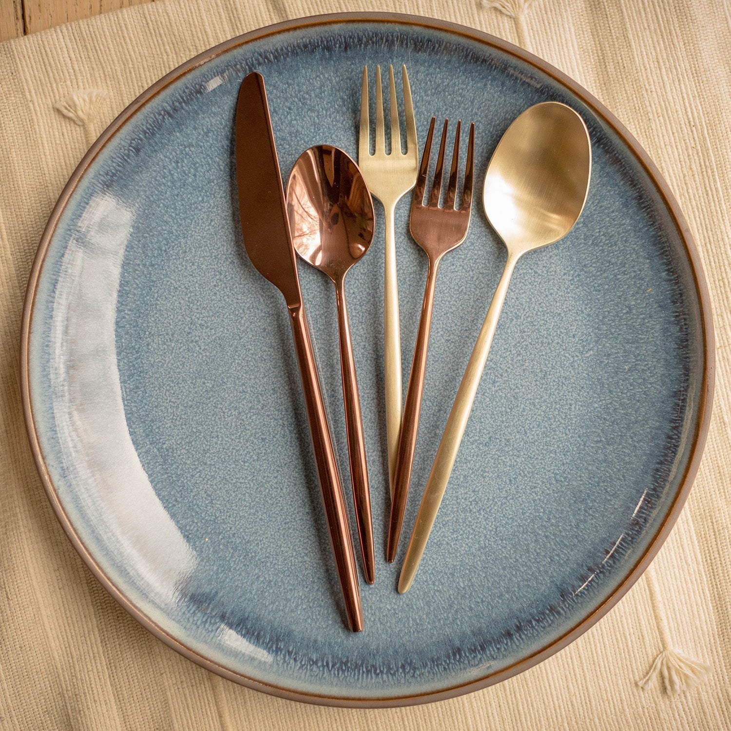 Gaze Copper Mirror 20 Piece Flatware Set - Image 2